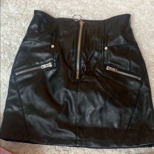 Fashion nova leather skirt